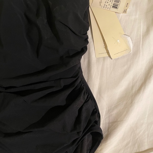 Basic black swimsuit - Picture 6 of 6